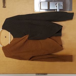 Sweater is by No Boundaries in a size Large and is army green & rust.